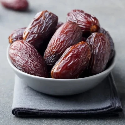 Medjool Dates Exporter Jumbo Size Grade A UAE Bulk