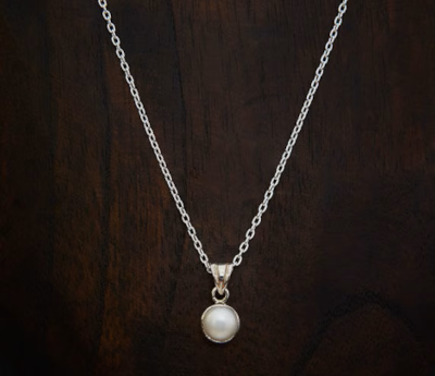 Pearl Pendant with Silver Chain